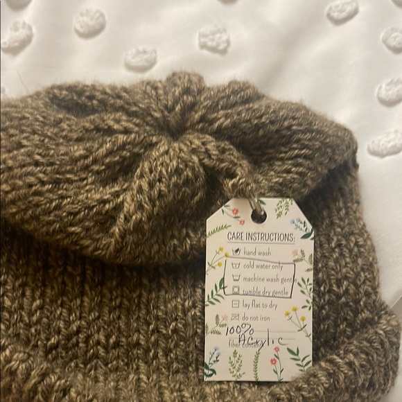 Cozy Brown Knit Beanie - Picture 3 of 3